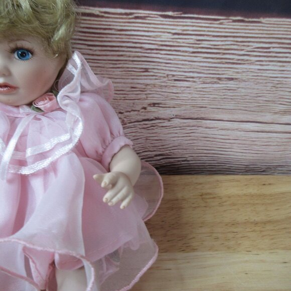 Marie Osmond Tiny Tot Porcelain 8" Sitting Doll Vintage 2000 - Picture 5 of 8